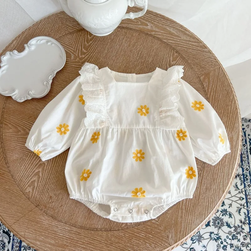ゴールデンフラワー刺繍フリルロンパース