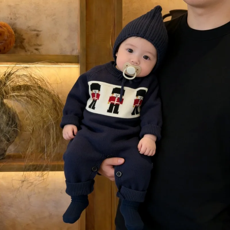 ミニ兵隊さん刺繍モチーフ長袖ニットロンパース
