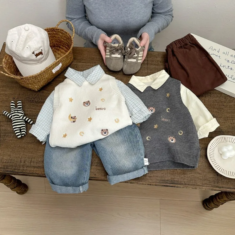 ムーンスターくま刺繍入りプルオーバーニットベスト