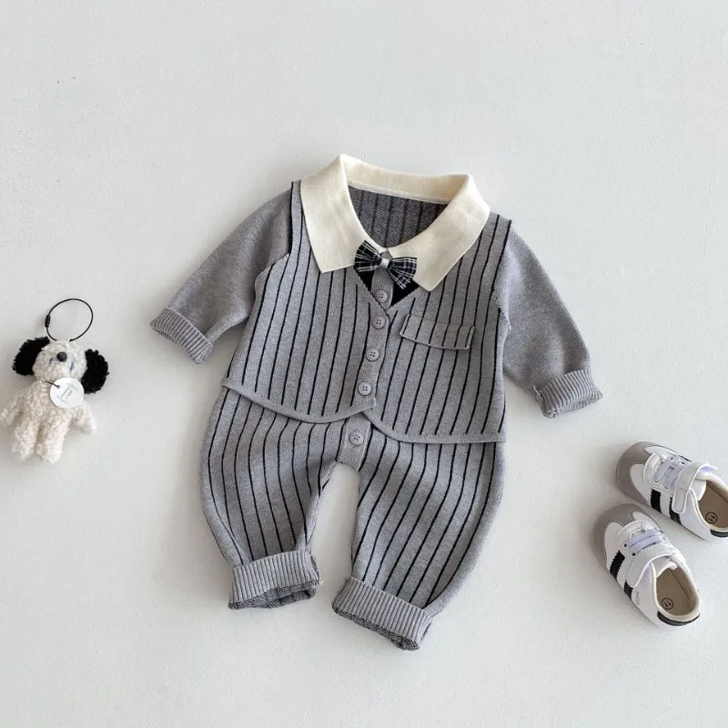 【BABY】紳士風ストライプニットロンパース