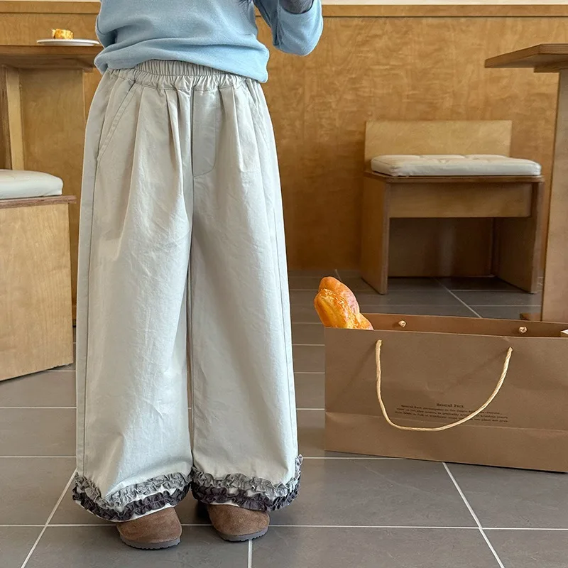 裾フリルラインストレートロングパンツ