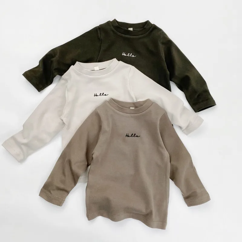 helloレタリングモックネック長袖Tシャツ