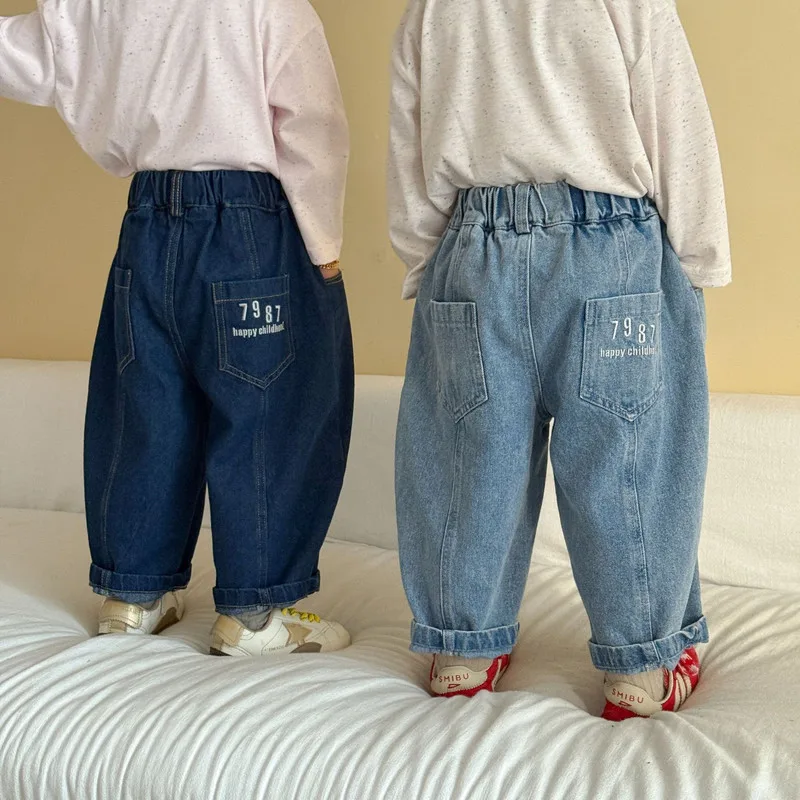 バックプリントルーズテーパードデニムパンツ