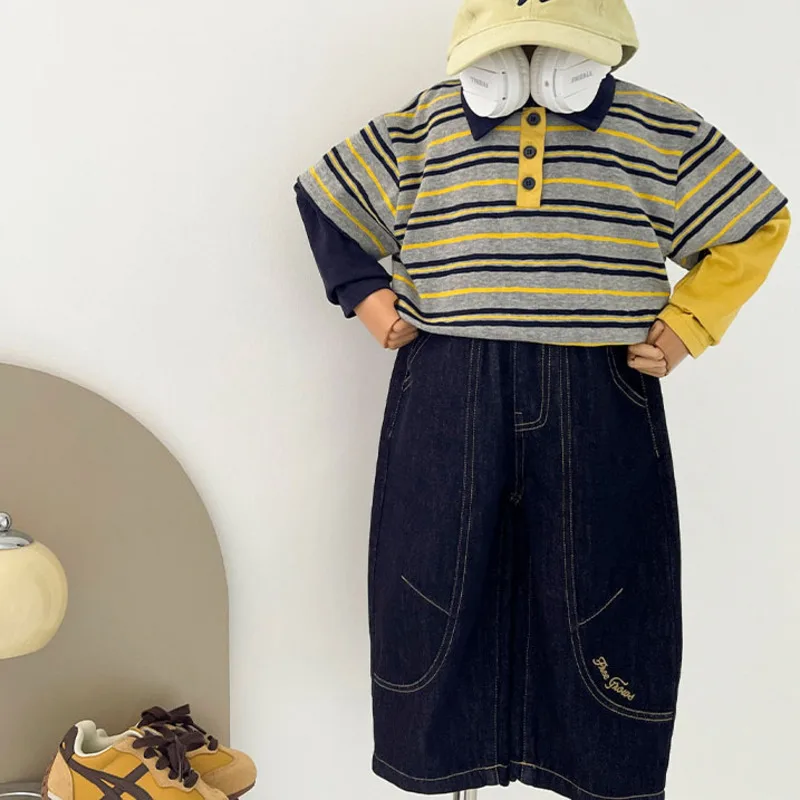 配色ステッチ英字刺しゅうデニムパンツ