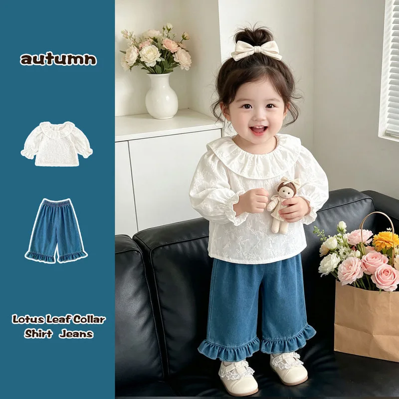 刺繍襟ブラウス／裾フリルデニムパンツ