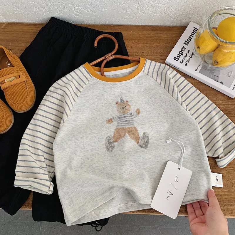 ストライプラグランくまプリント長袖Tシャツ