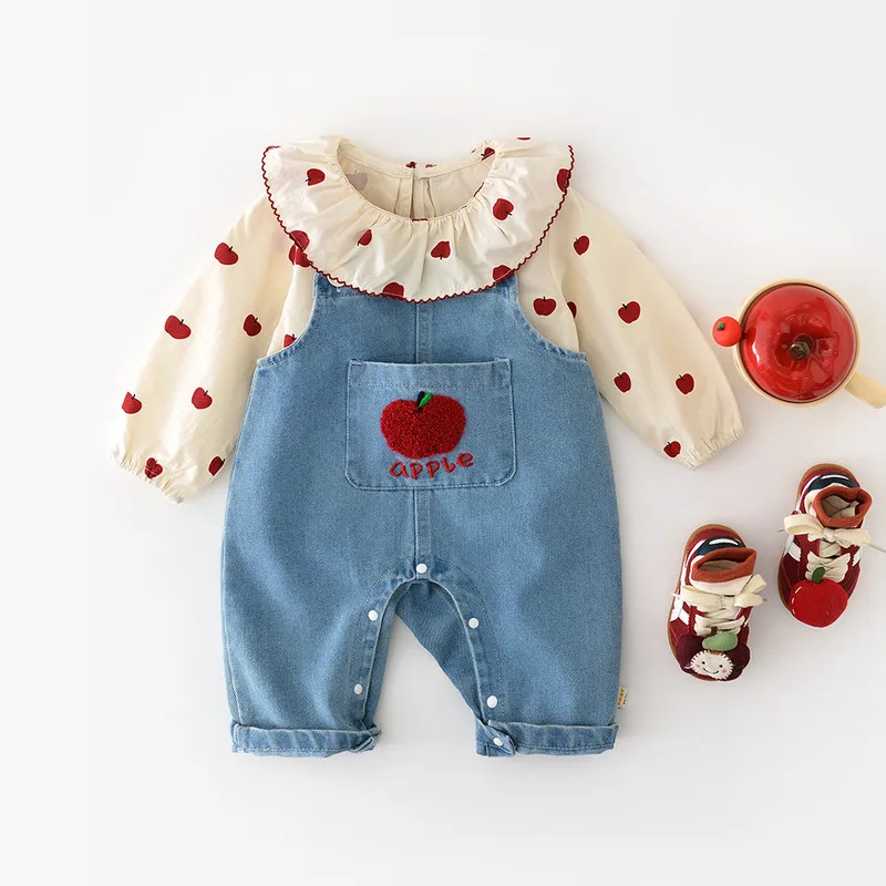 アップル刺繍デニムサロペットロンパース