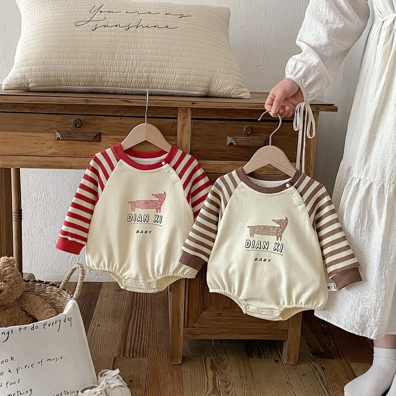 【BABY】ドッグプリントボーダーラグランロンパース