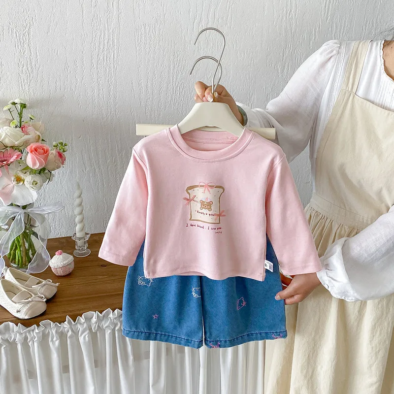 ラブリーくま食パンプリント長袖Tシャツ