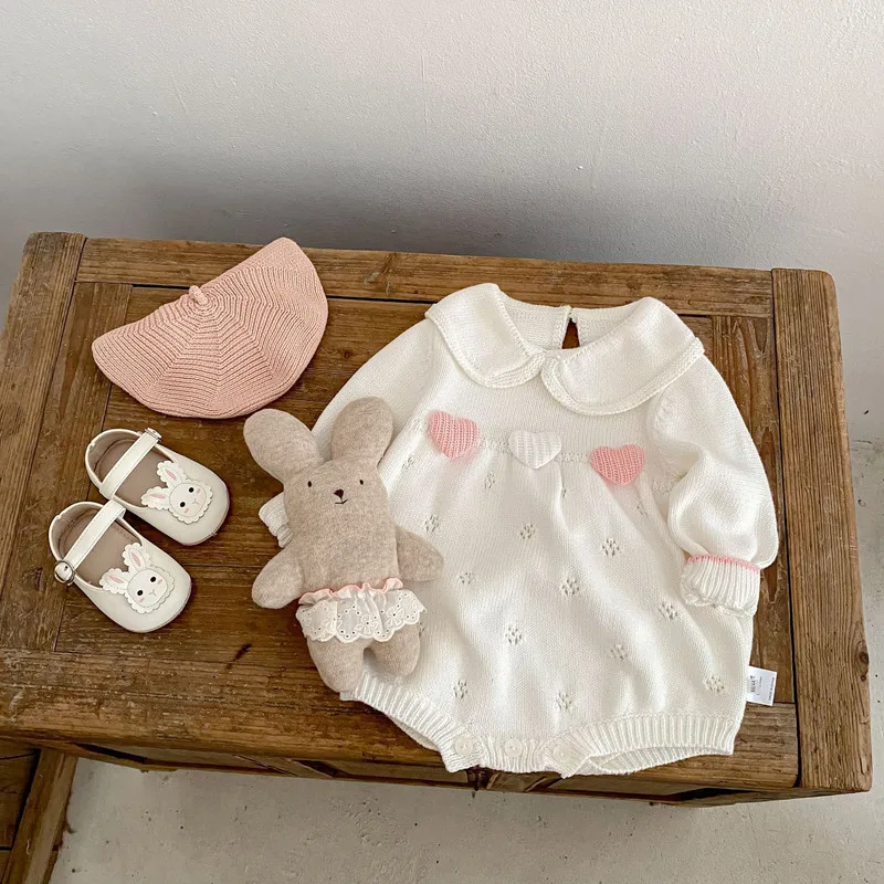 【BABY】ハート刺繍襟付き透かし編みニットロンパース
