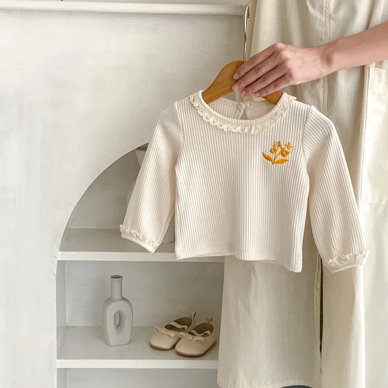 【BABY】フラワー刺繍フリルレース襟長袖Tシャツ