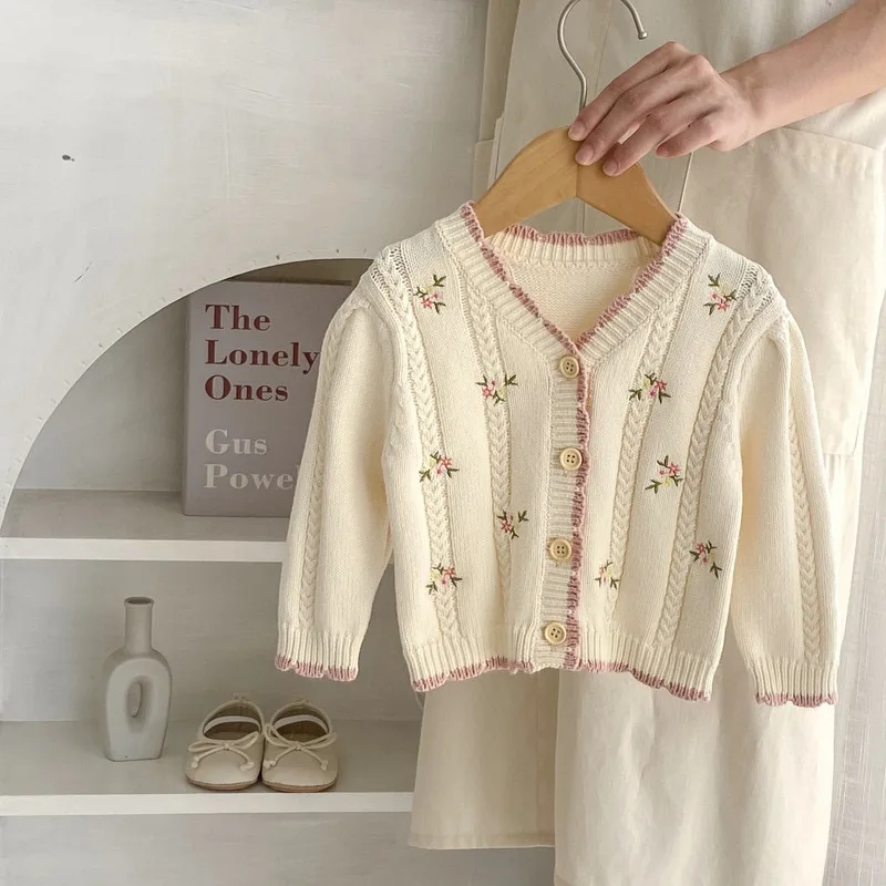 【BABY】小花刺繍Vネック長袖ニットカーディガン