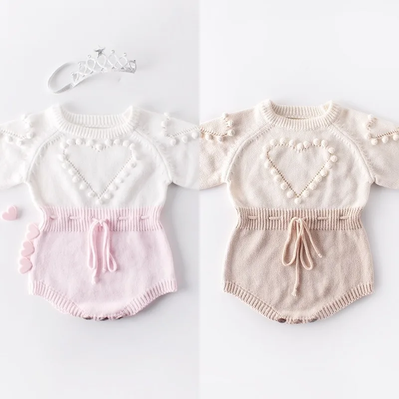 【BABY】ハートポンポンデザイン長袖ニットロンパース