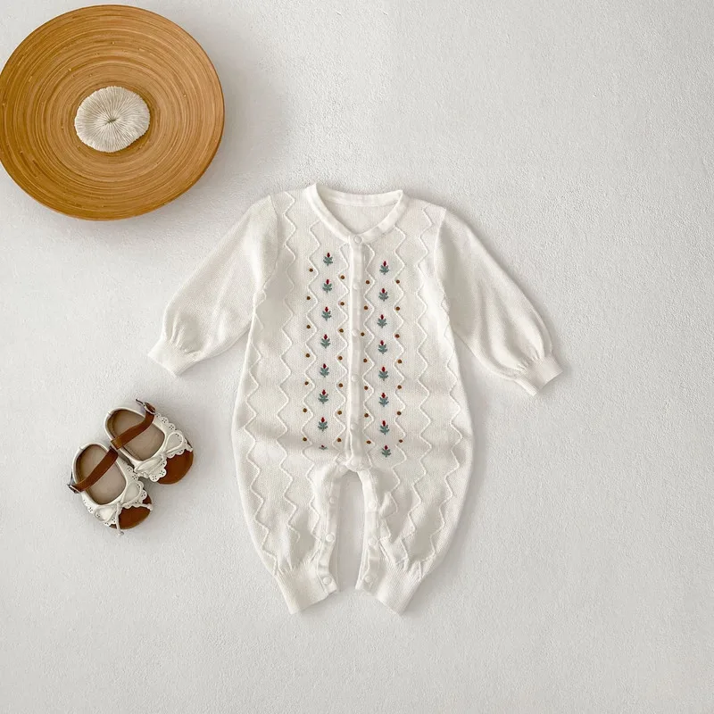 【BABY】フラワー刺繍前開き長袖ニットロンパース