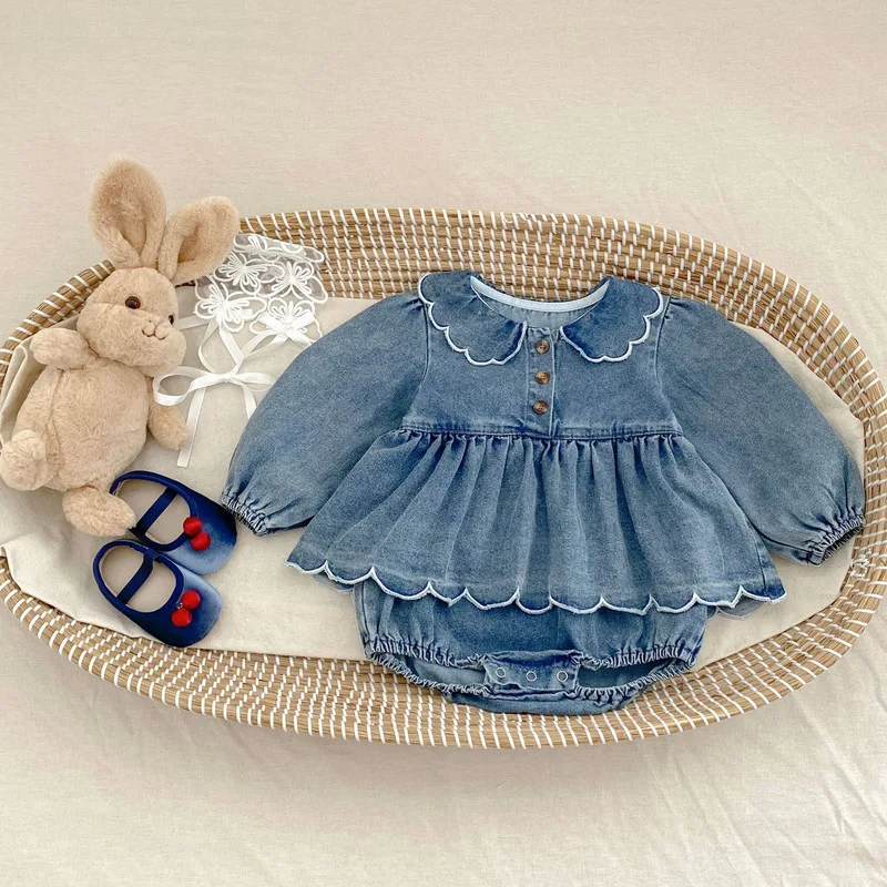 【BABY】スカラップフリル襟デニム長袖ロンパース