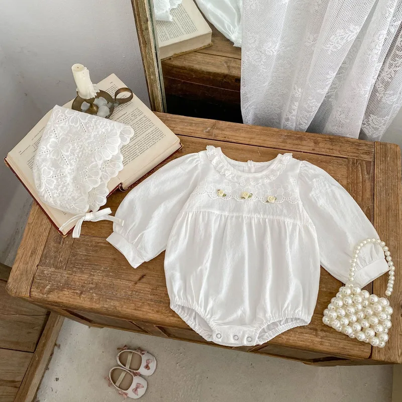 フラワー刺繍レース襟パフスリーブロンパース