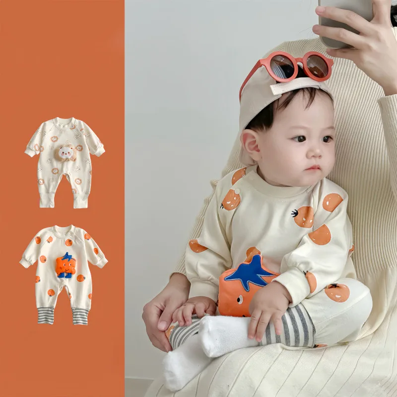 【BABY】立体マスコット付きトマトアニマル総柄長袖ロンパース