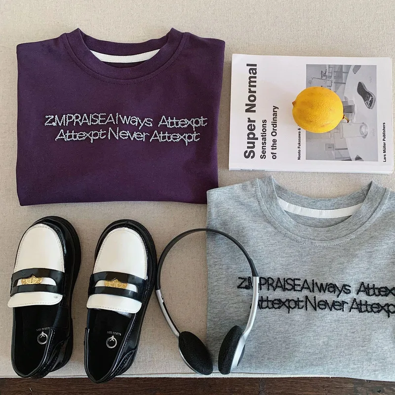 【KID】英字ロゴ刺繍クルーネック長袖Tシャツ