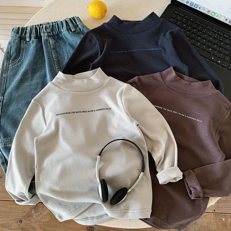【KID】英字ロゴプリントハイネック長袖Tシャツ