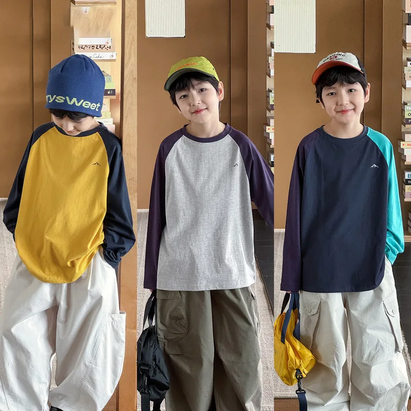 ラグランスリーブ配色プリント長袖Tシャツ