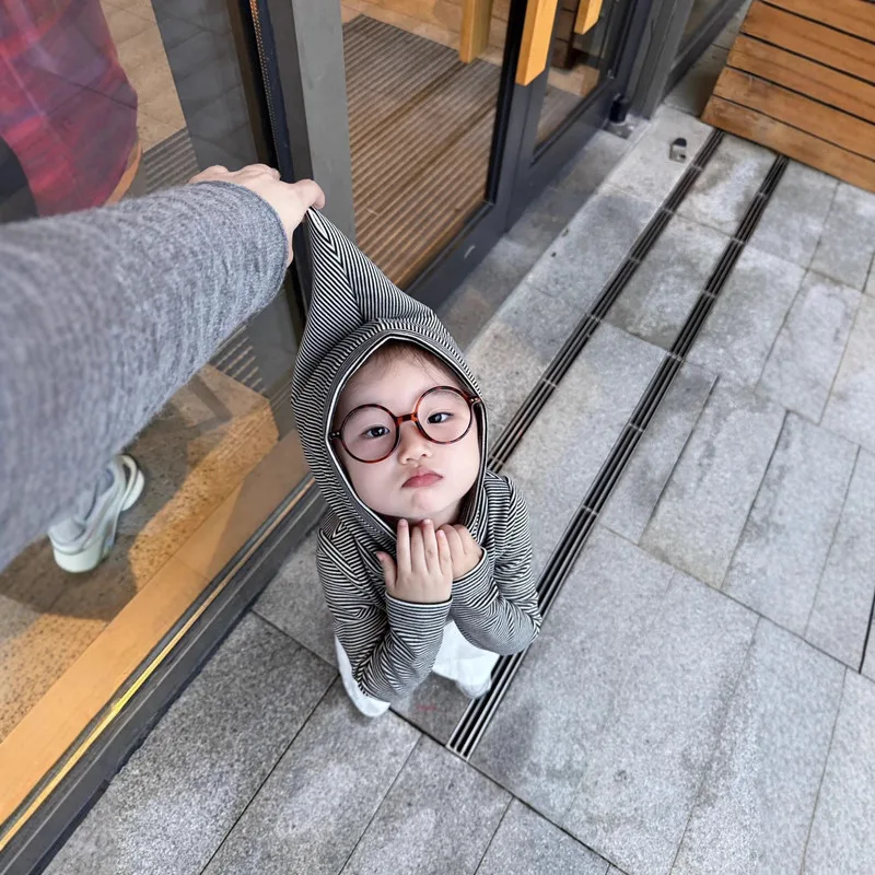 【KID】ブラックストライプフード付きTシャツ