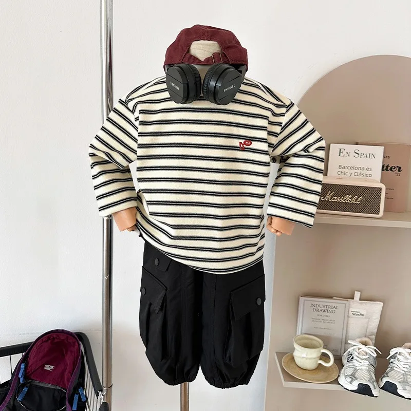 【KID】ブラックストライプクルーネック長袖Tシャツ