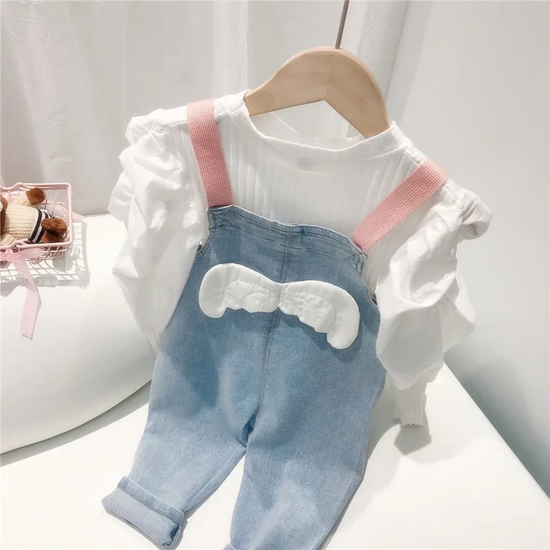 【リンクコーデ】フリル袖Tシャツ／デニムサロペットパンツ