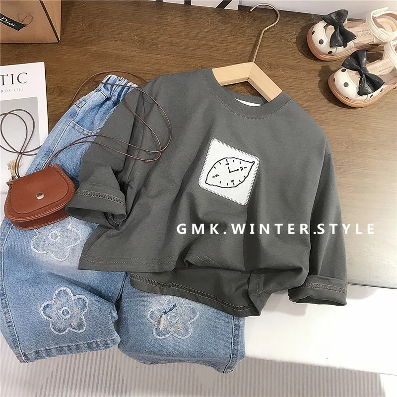 【リンクコーデ】フラワーTシャツ／デニムパンツ