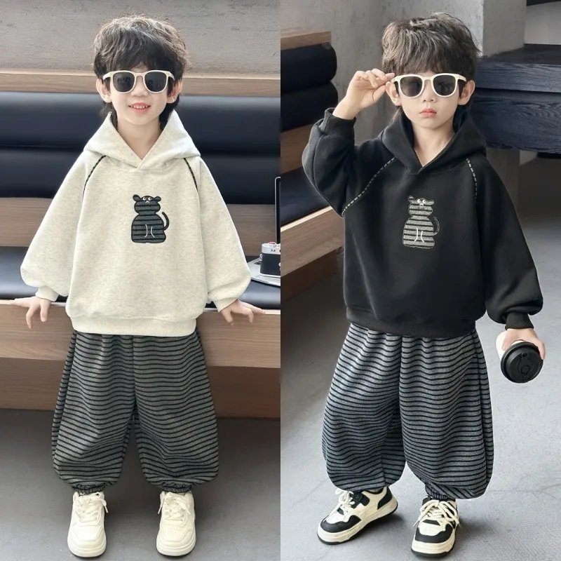 くまモチーフストライプパーカー上下セット
