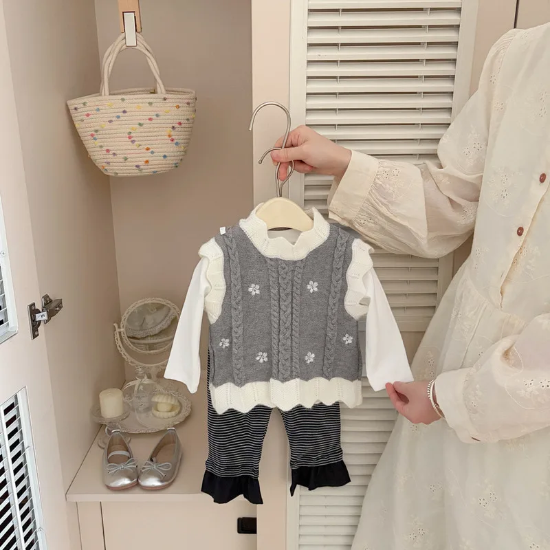 【BABY】雪花モチーフケーブル編みニットベスト