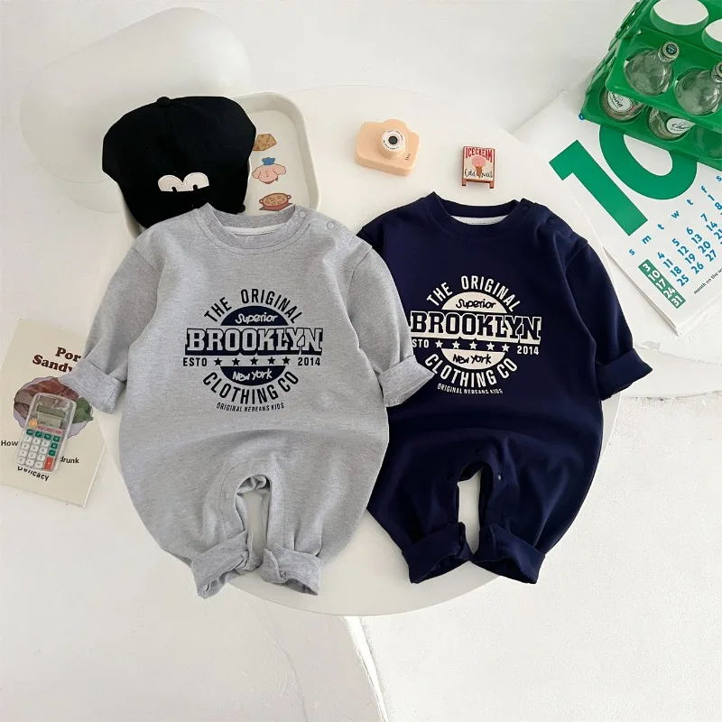 【BABY】ブルックリンオリジナル英字ロゴロンパース