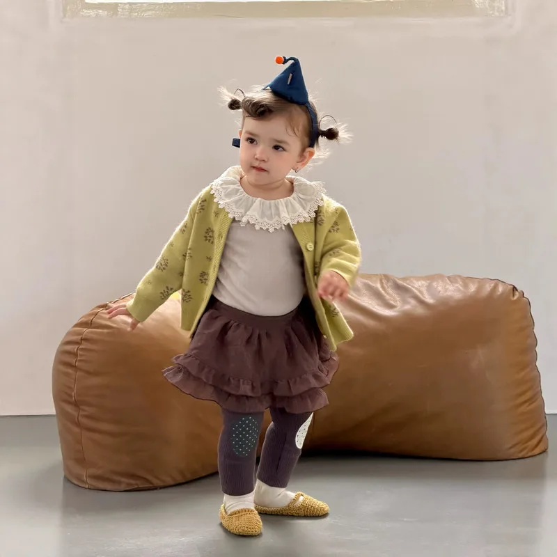 【BABY】リーフ柄ラウンドネックカーディガン
