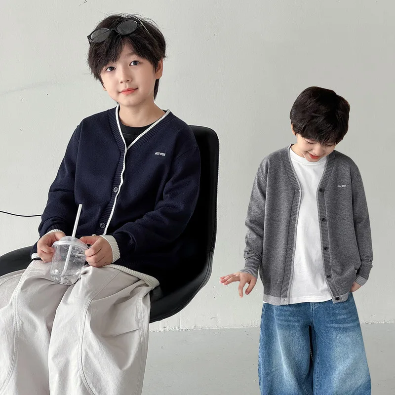【KID】ライン入り英字ロゴVネックカーディガン