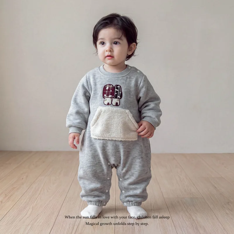 【BABY】きのこハウスモチーフ裏起毛ロンパース