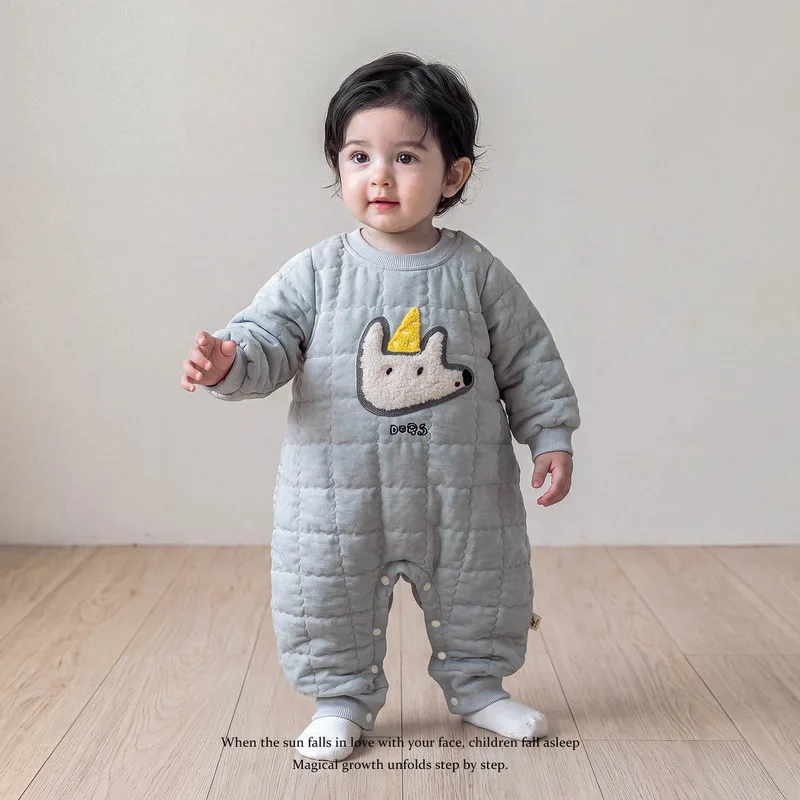 【BABY】ドッグモチーフキルト裏起毛ロンパース