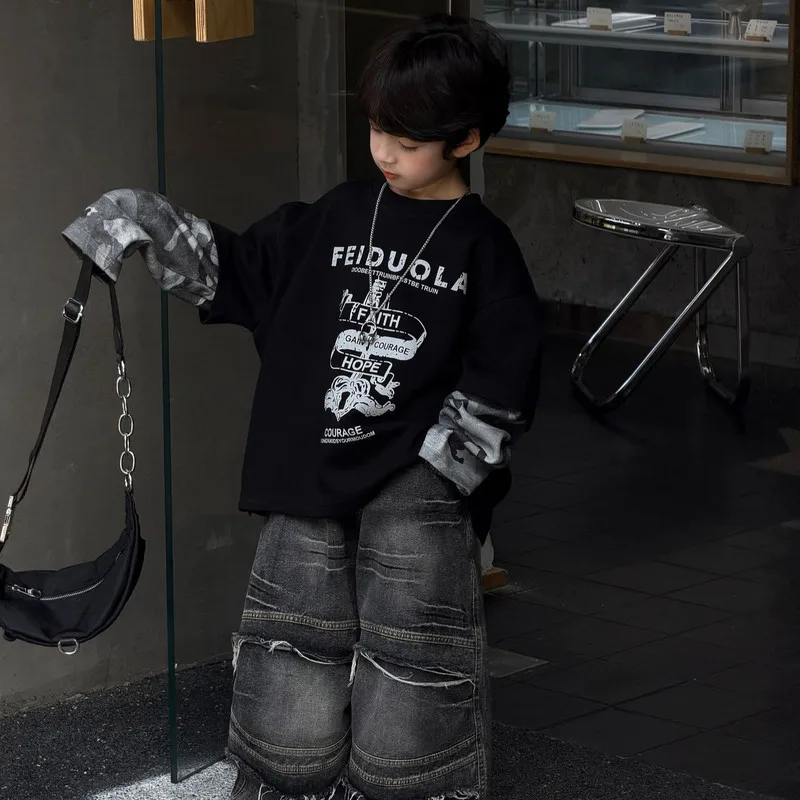 【KID】英字グラフィックブラック長袖Tシャツ