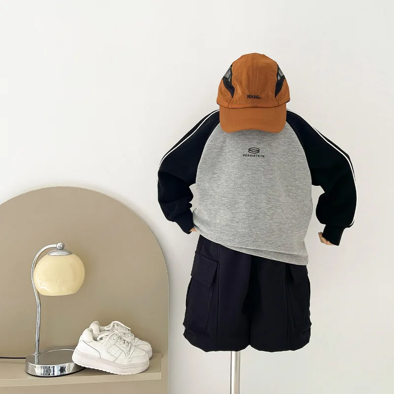 【KID】グレー英字ロゴ配色ラグラン長袖Tシャツ