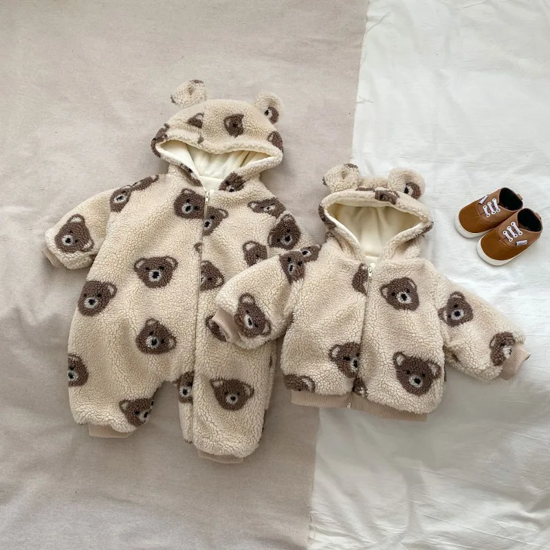 【BABY】くま柄裏起毛ボアフード付きロンパース