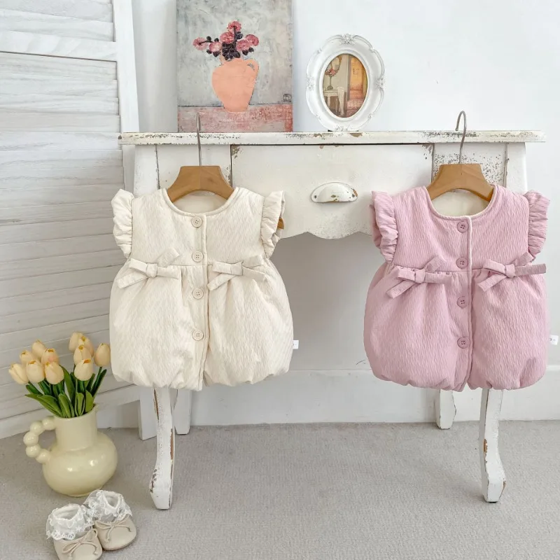 【BABY】リボンベルト付きフリルデザインキッズベスト