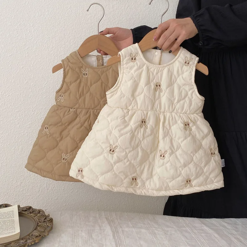 【BABY】うさぎ刺繍キルティングベストワンピース