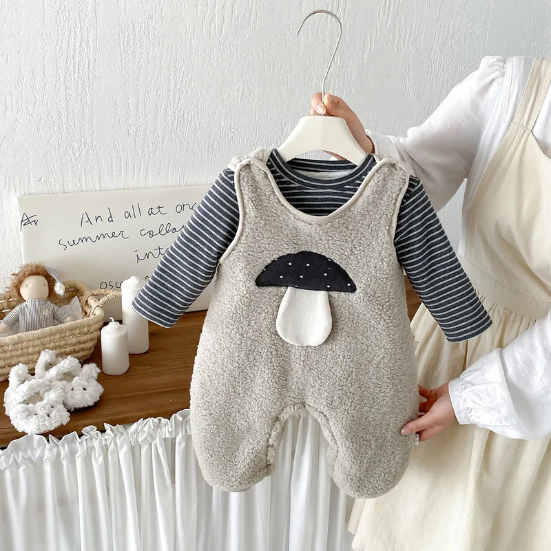 【BABY】きのこモチーフ起毛ロンパース