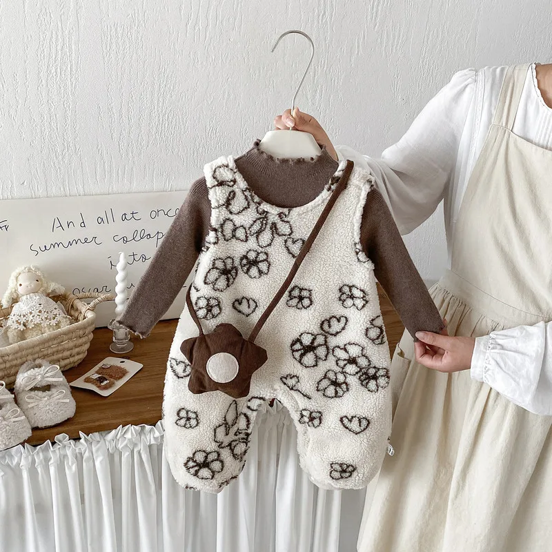 【BABY】ラインフラワー裏起毛サロペットロンパース