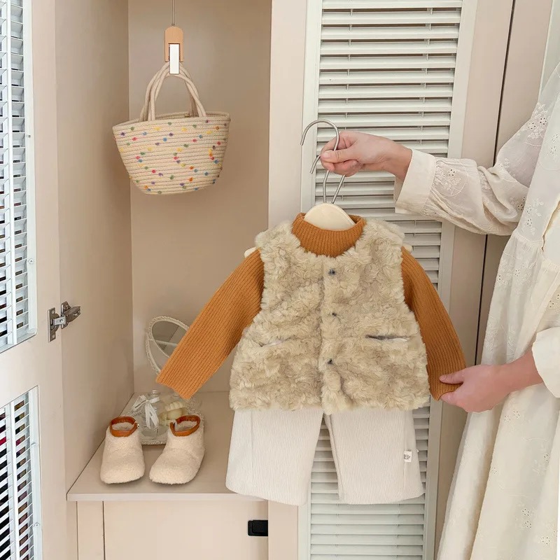 【BABY】ベージュ起毛ボタン前開きベスト
