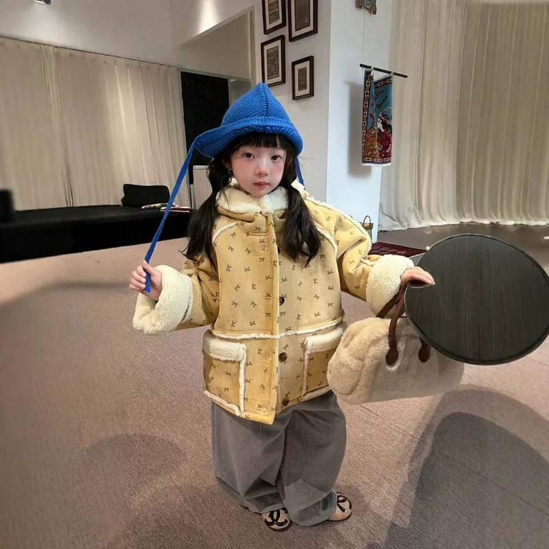 イエローリボン柄フード付きボアジャケット