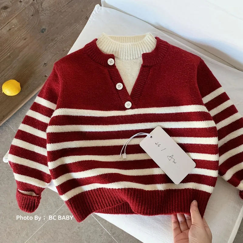 レッドストライプボタンニットセーター