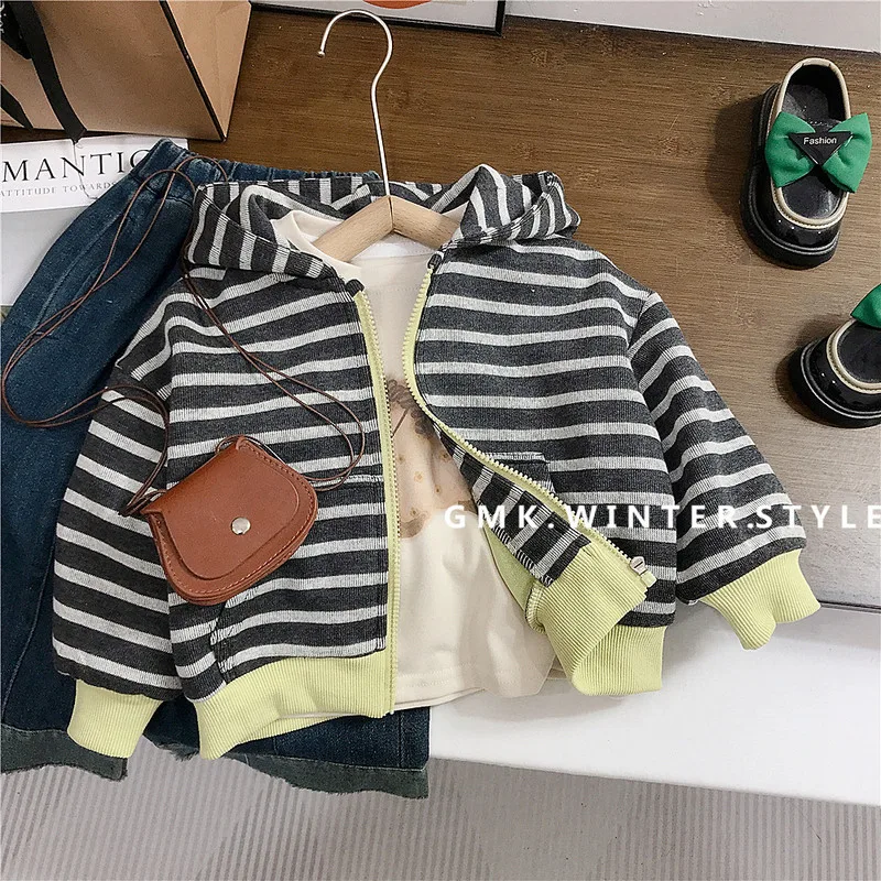 【リンクコーデ】ラグビーストライプ配色フードジップアップ／トップス／デニムパンツ