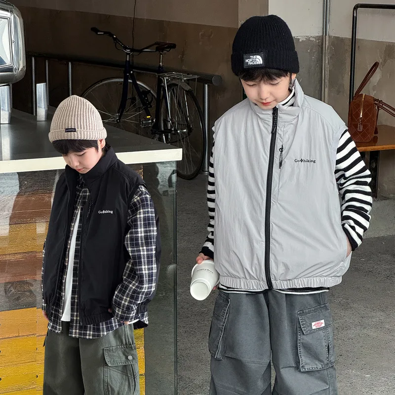 【KID】キッズ英字ロゴ中綿ジップアップベスト