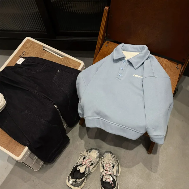 【KID】ブルーボタン付きルーズフィット長袖Tシャツ