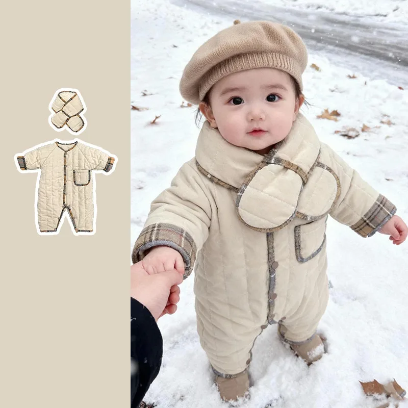 【BABY】マフラー付きキルティング裏起毛ロンパース