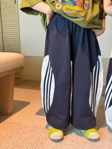 ネイビー